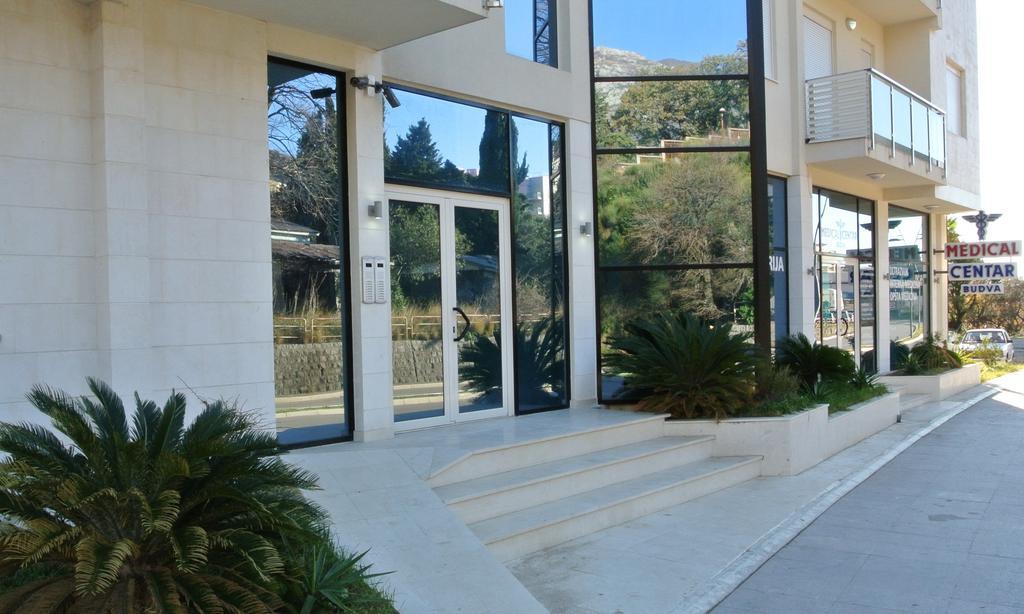 Apartments Crystall Budva Luaran gambar