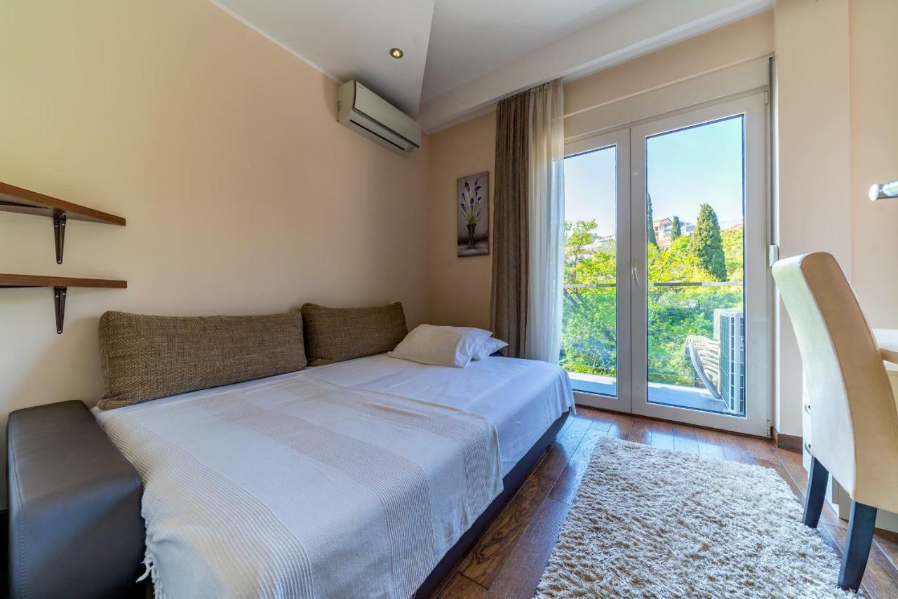 Apartments Crystall Budva Luaran gambar