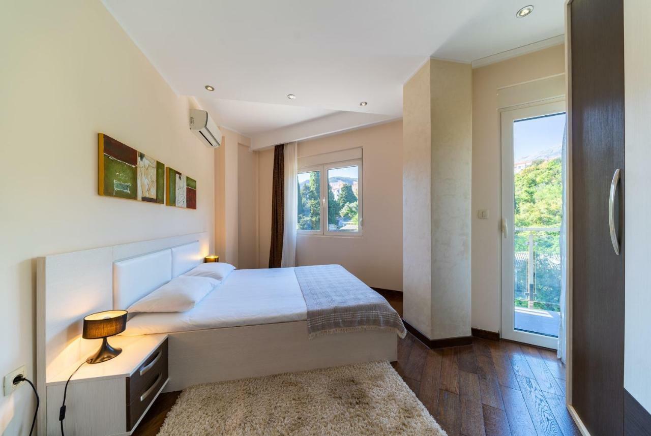 Apartments Crystall Budva Luaran gambar