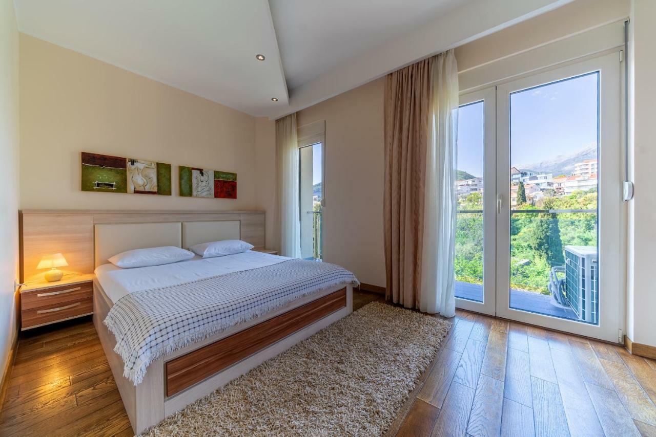 Apartments Crystall Budva Luaran gambar